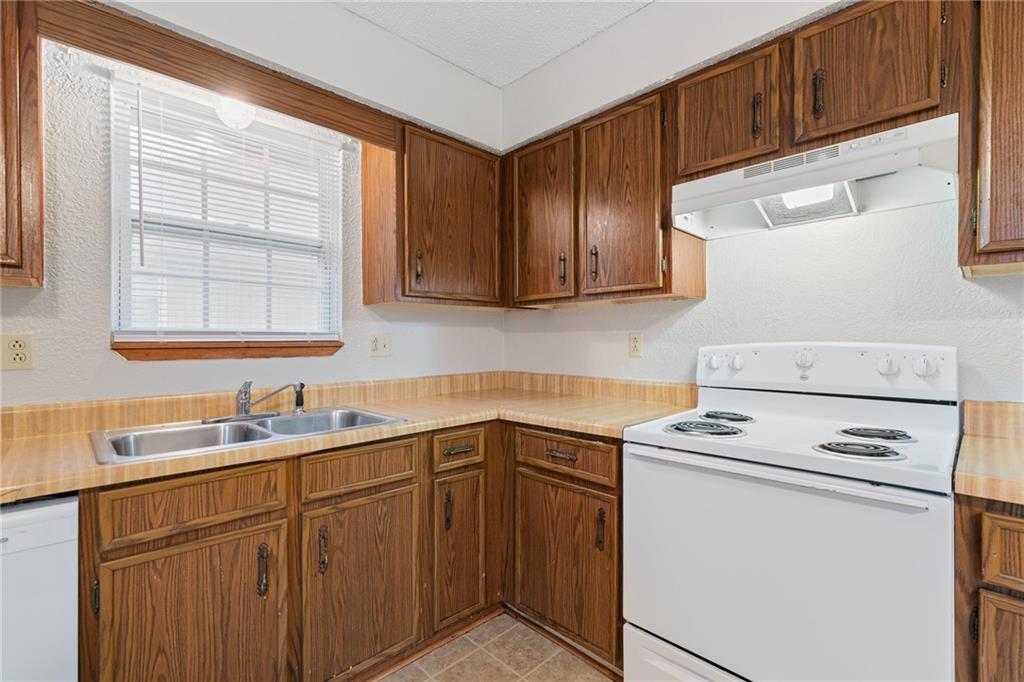 2825 & 2829 Tepee Avenue Property Photo 24