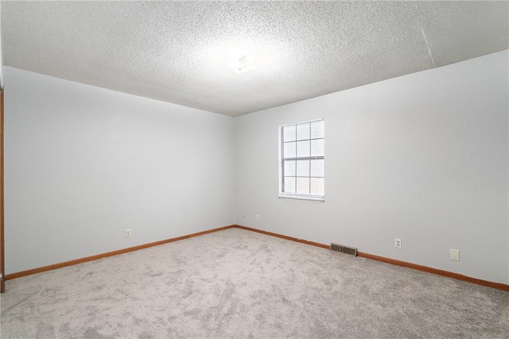 2825 & 2829 Tepee Avenue Property Photo 25