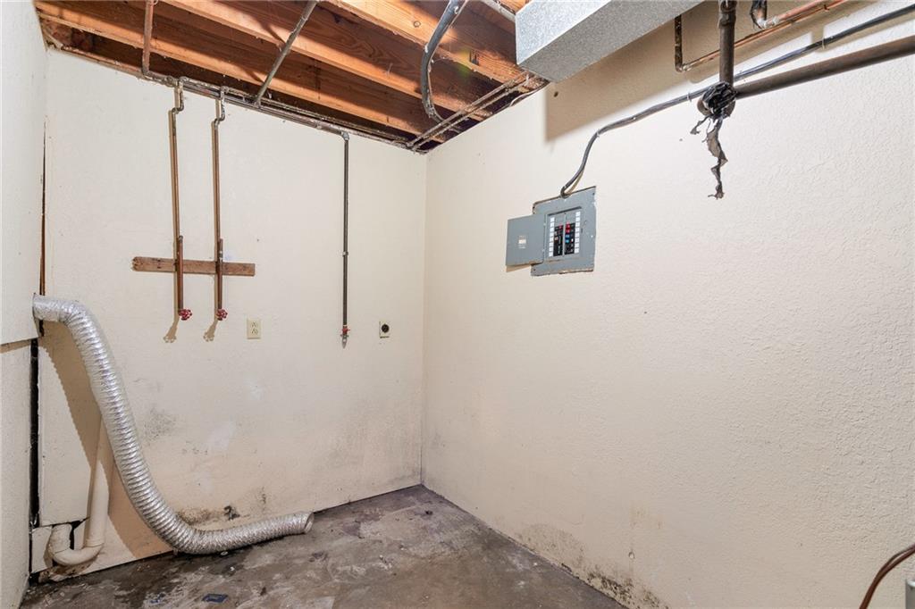 2825 & 2829 Tepee Avenue Property Photo 31