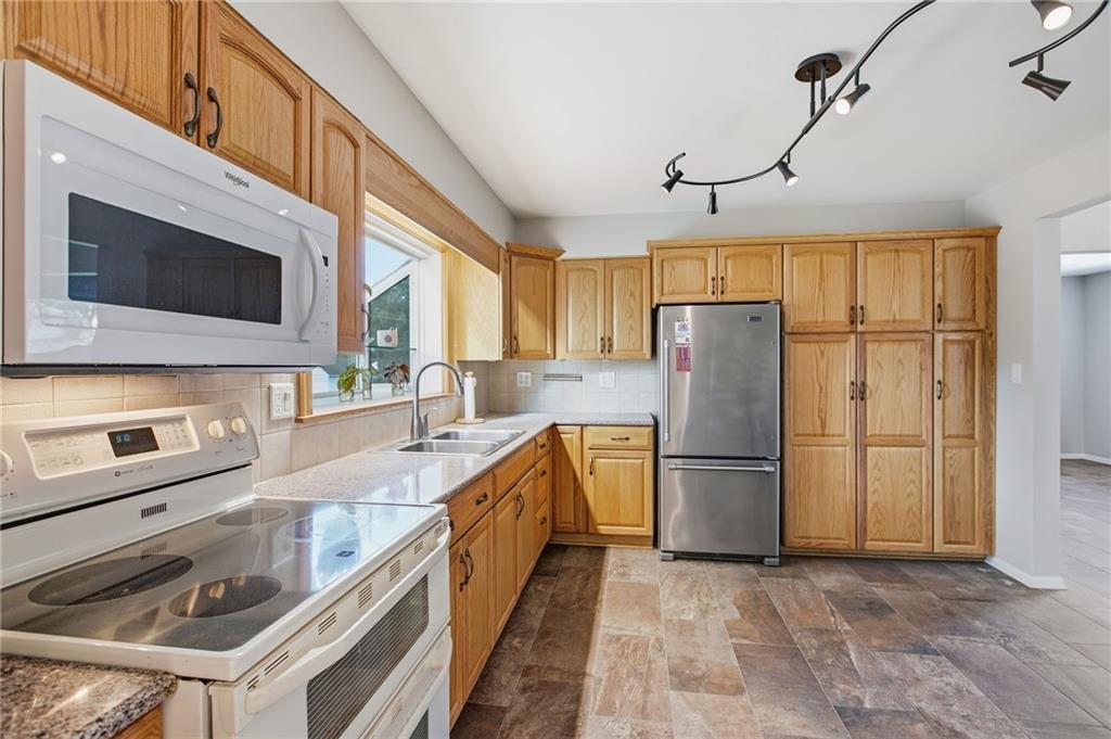 11615 E 38 Street Property Photo 17