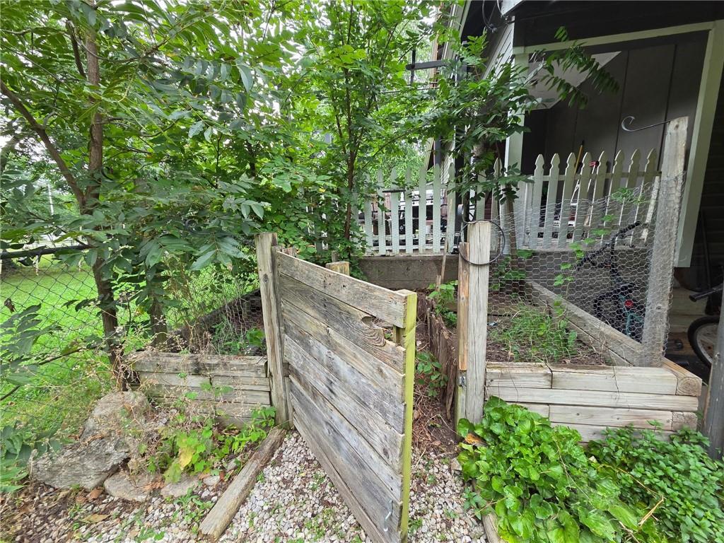721 N Broadway Street Property Photo 50