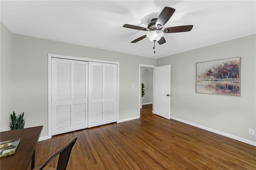 607 S Elm Street Property Photo 23
