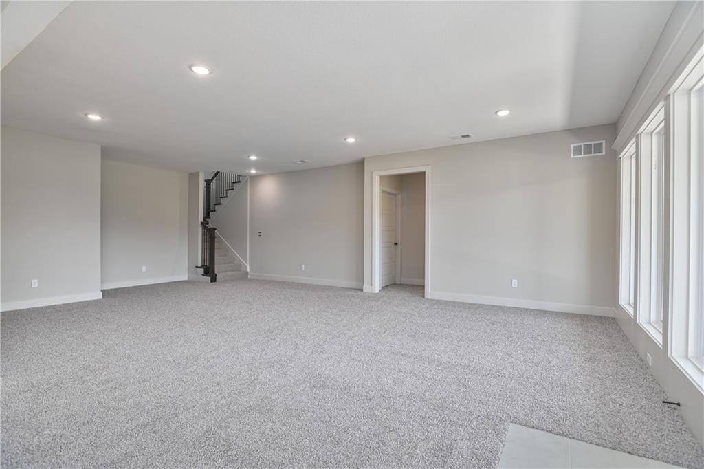 24615 W 60th Terrace Property Photo 30