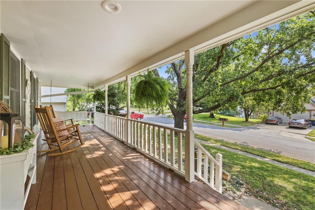 5326 Spring Avenue Property Photo 5