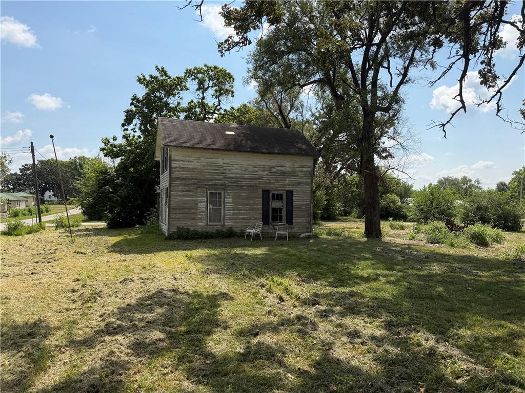 590 4th Street Property Photo 3