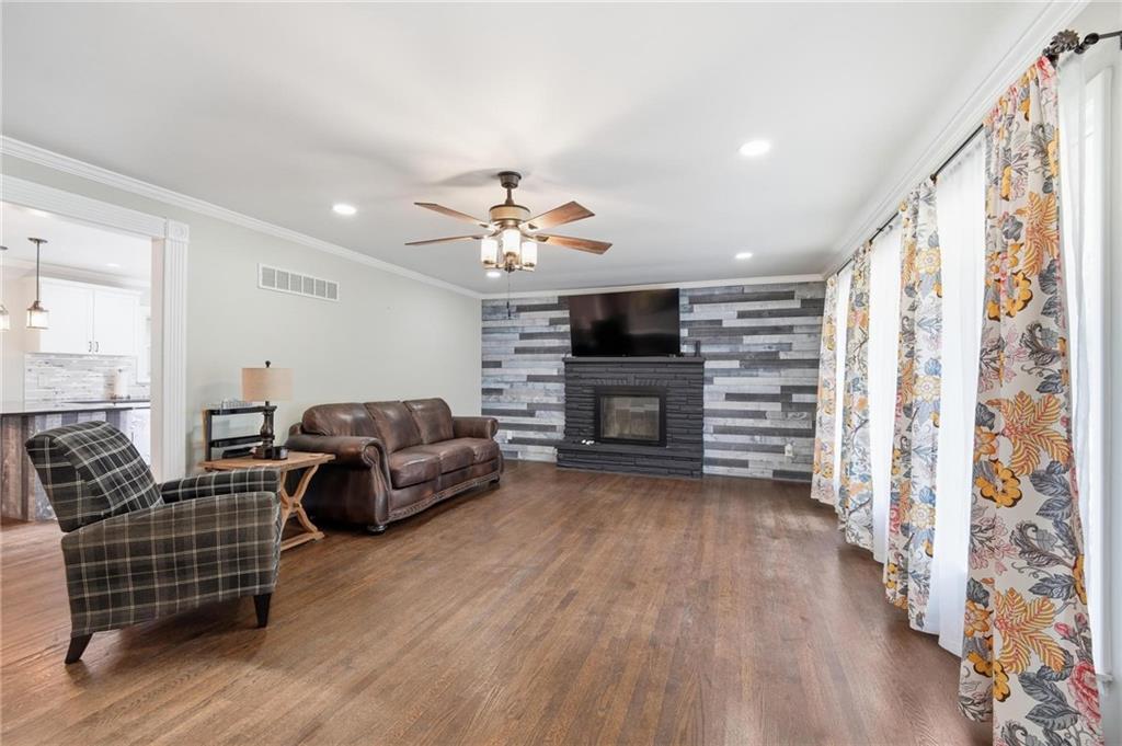 3914 S River Boulevard Property Photo 4