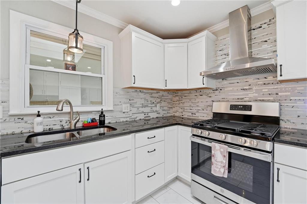 3914 S River Boulevard Property Photo 8