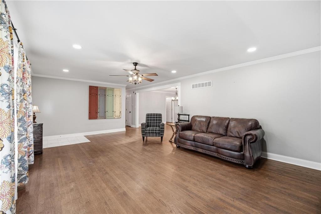 3914 S River Boulevard Property Photo 12