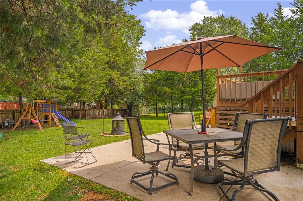 2416 W Post Oak Road Property Photo 5