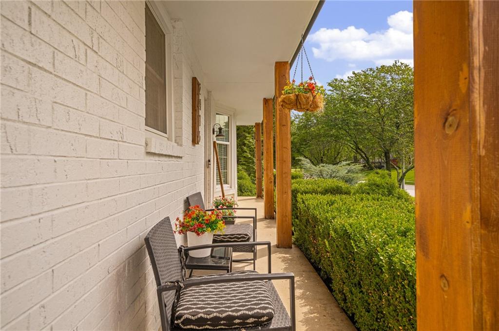 2416 W Post Oak Road Property Photo 15