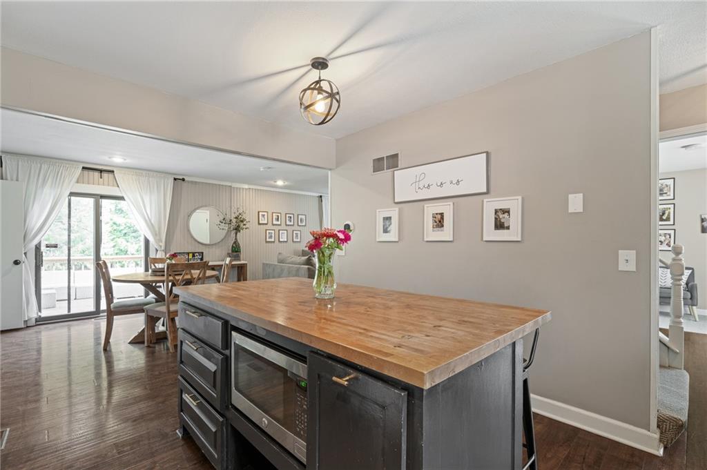 2416 W Post Oak Road Property Photo 28