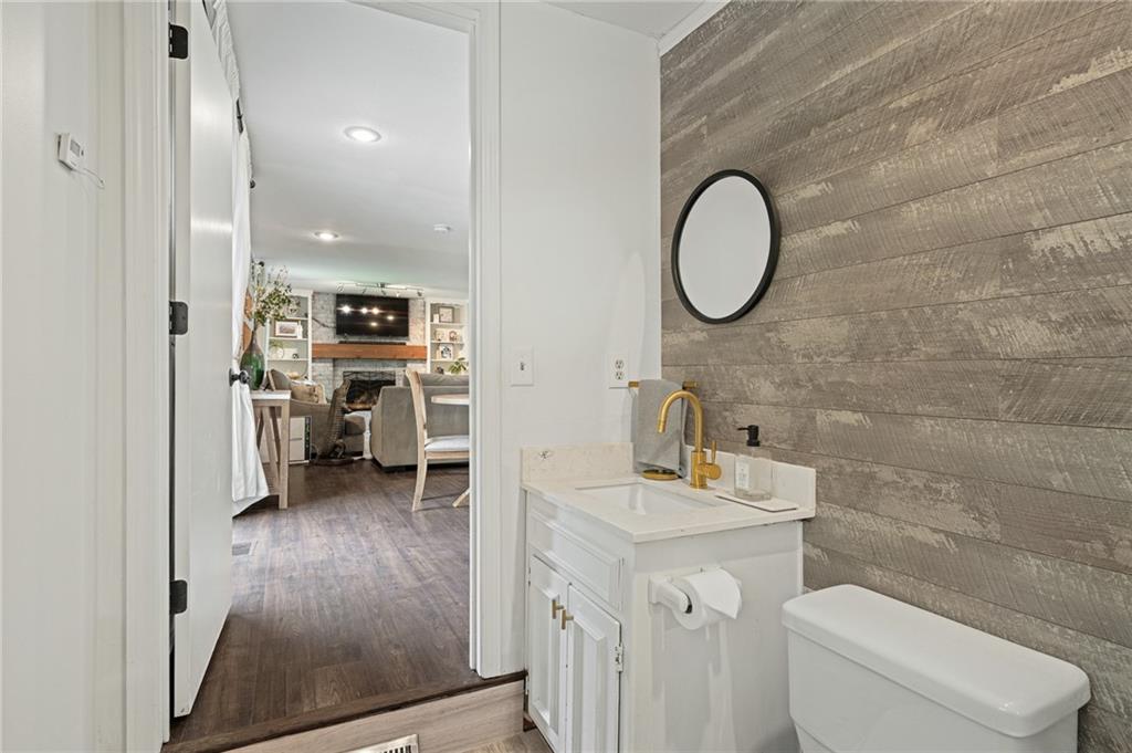 2416 W Post Oak Road Property Photo 30
