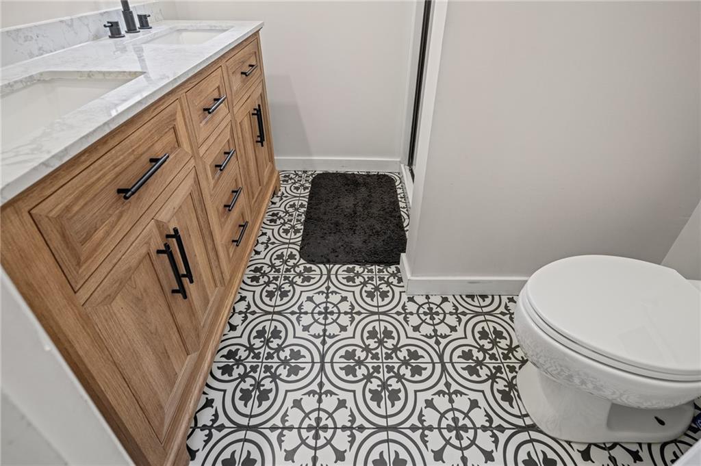 2416 W Post Oak Road Property Photo 35