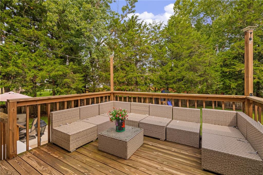 2416 W Post Oak Road Property Photo 43