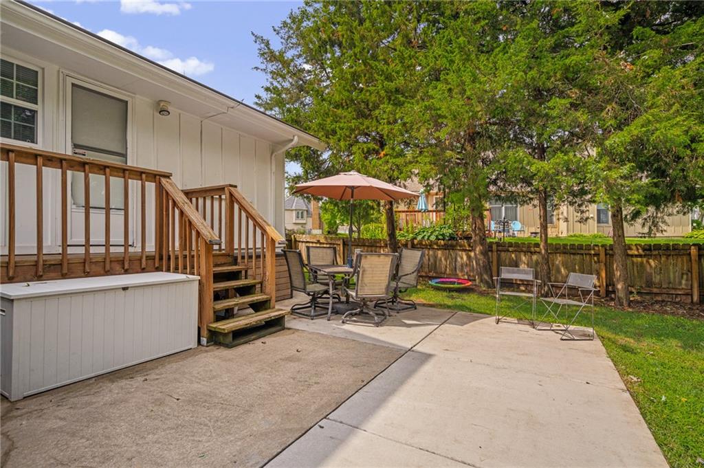 2416 W Post Oak Road Property Photo 45