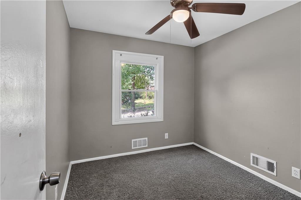 4131 E Vineyard Road Property Photo 5