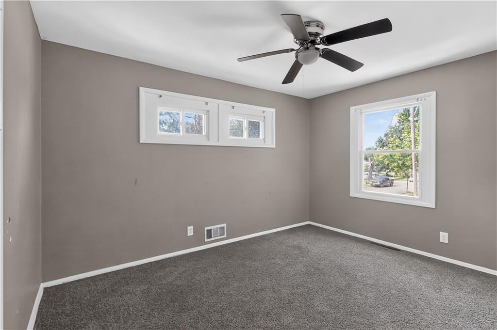 4131 E Vineyard Road Property Photo 6