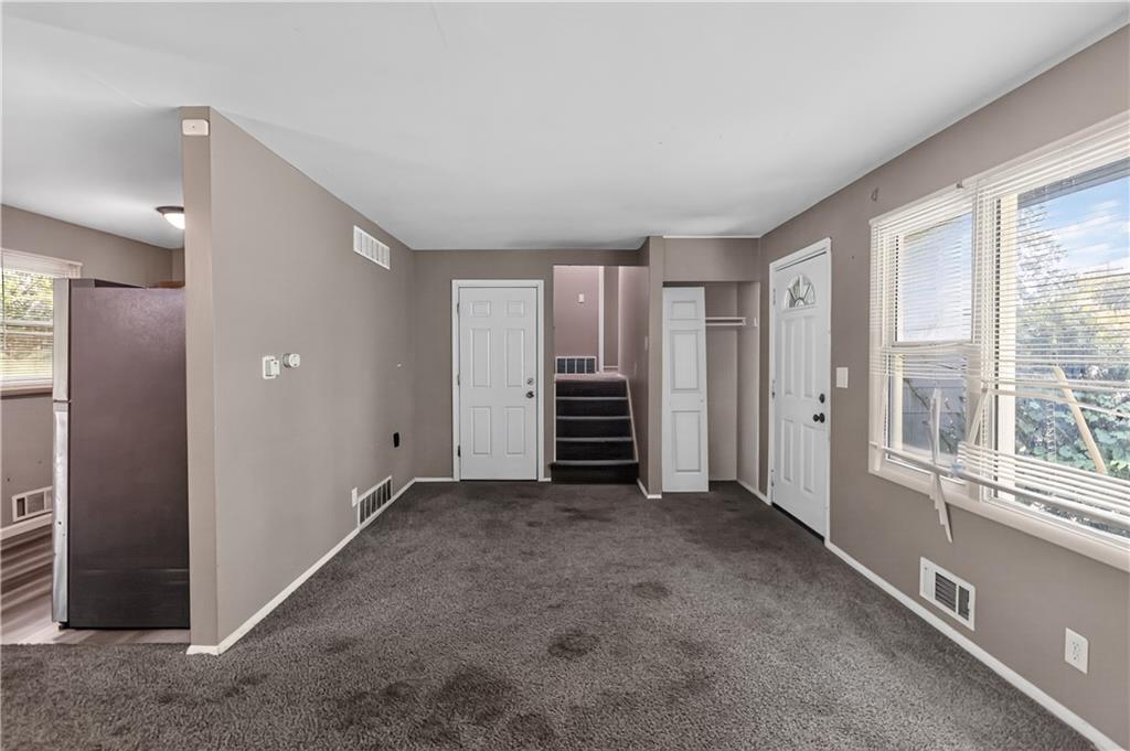4131 E Vineyard Road Property Photo 7