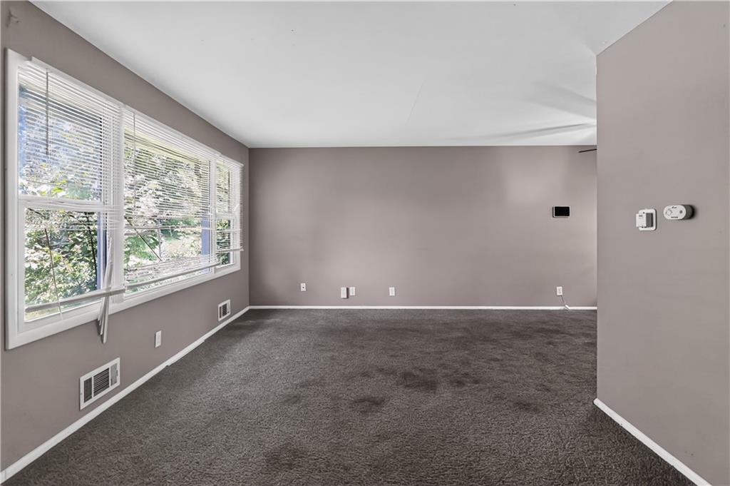 4131 E Vineyard Road Property Photo 9