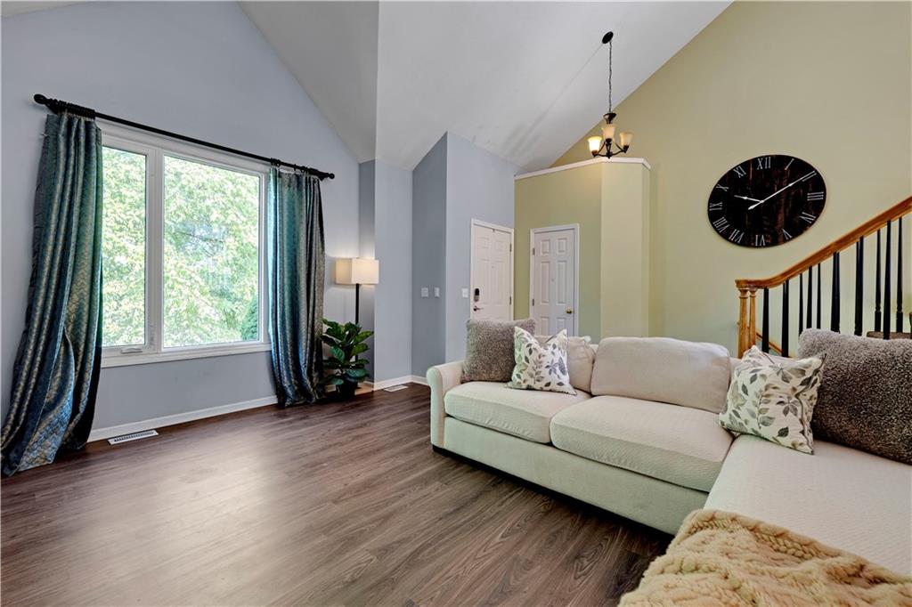 15655 S Apache Street Property Photo 5