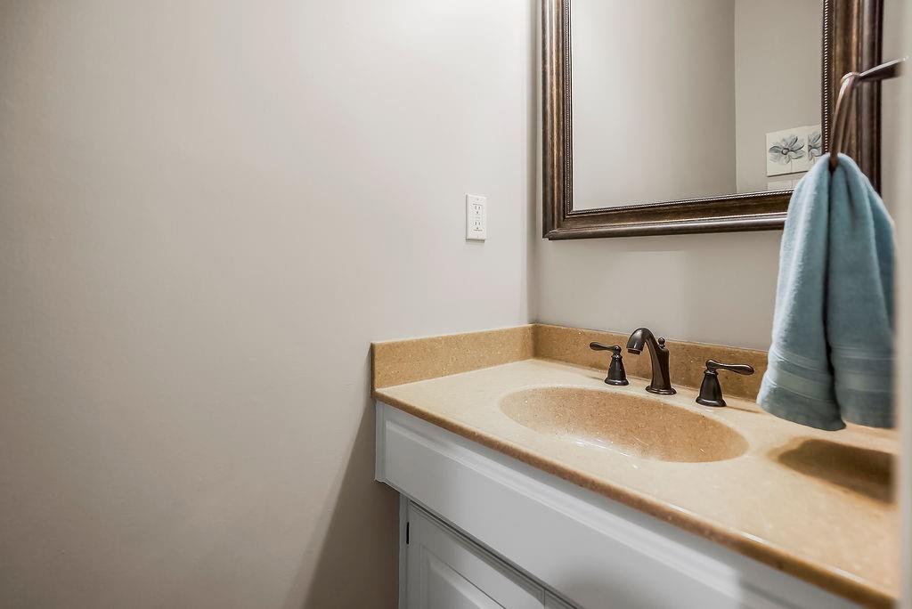 8409 W 154th Street Property Photo 28