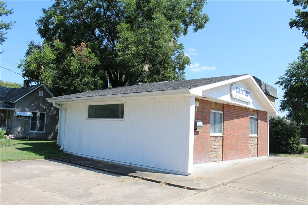 423 N Washington Avenue Property Photo 3
