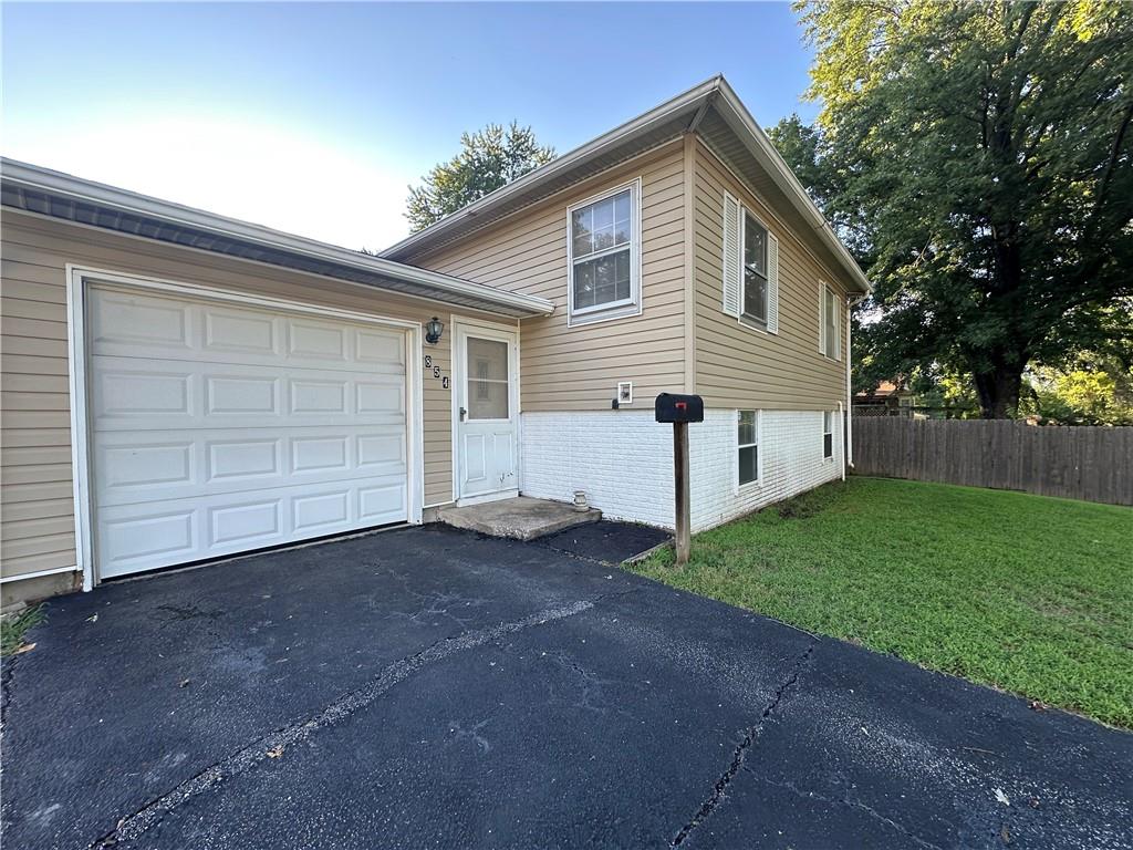854 N Aztec Drive Property Photo 1
