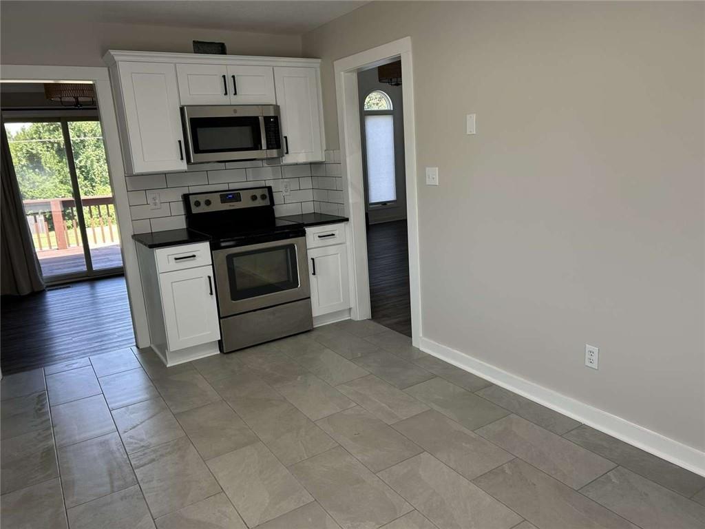 519 Ne Timbercreek Drive Property Photo 10
