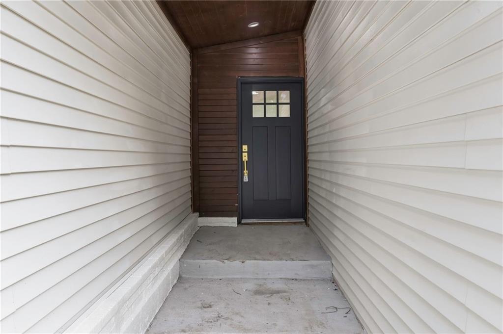 5429 Maple Street Property Photo 2