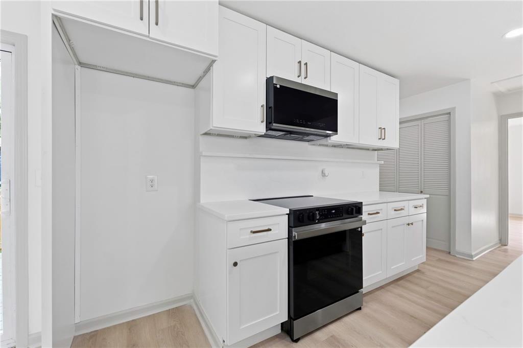 5429 Maple Street Property Photo 7