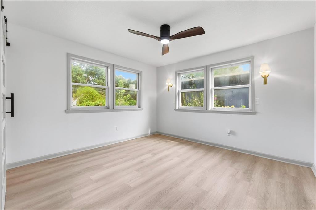 5429 Maple Street Property Photo 13