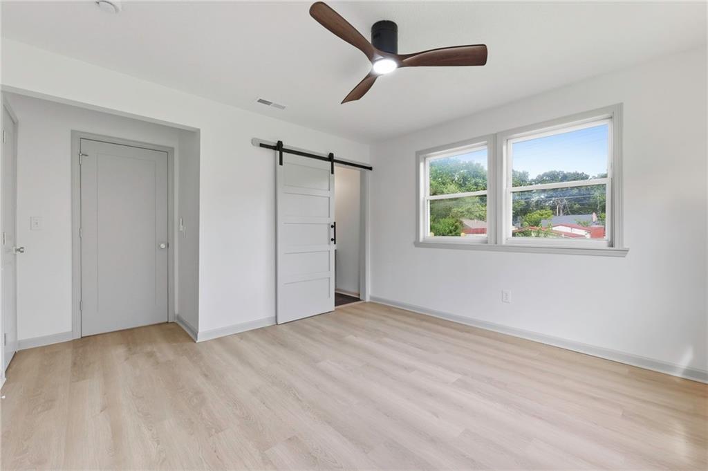 5429 Maple Street Property Photo 15
