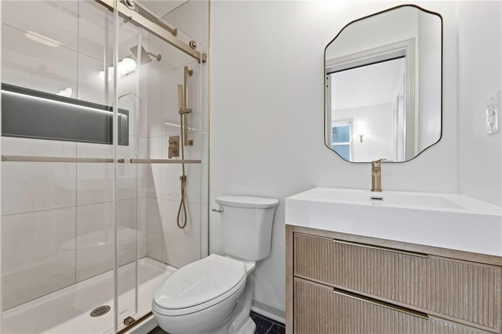 5429 Maple Street Property Photo 16