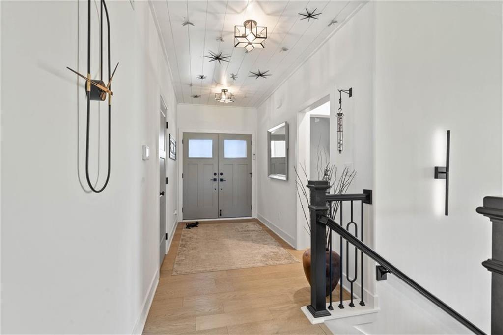 6141 N Chelsea Avenue Property Photo 3