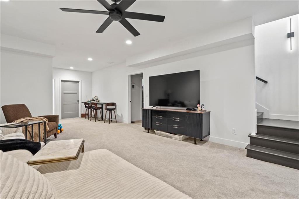 6141 N Chelsea Avenue Property Photo 26