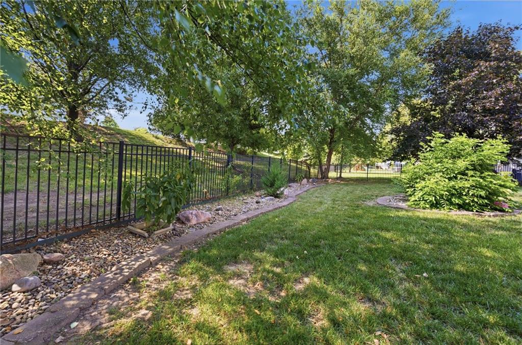 8808 N Oxford Avenue Property Photo 45