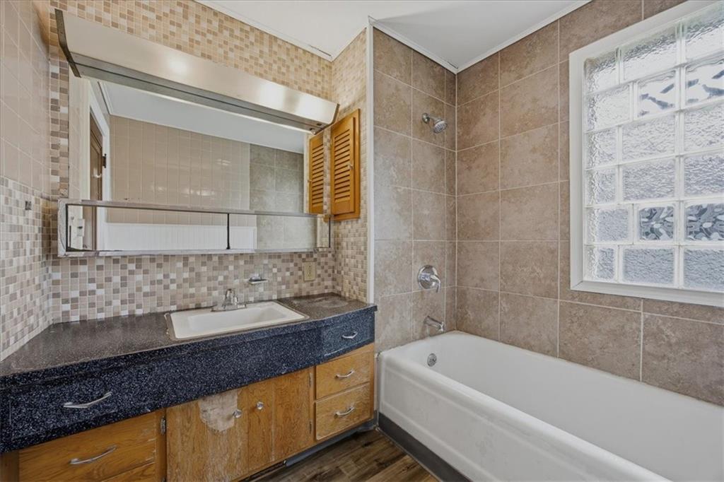 1800 Freeman Avenue Property Photo 14