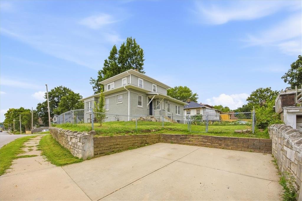 1800 Freeman Avenue Property Photo 27