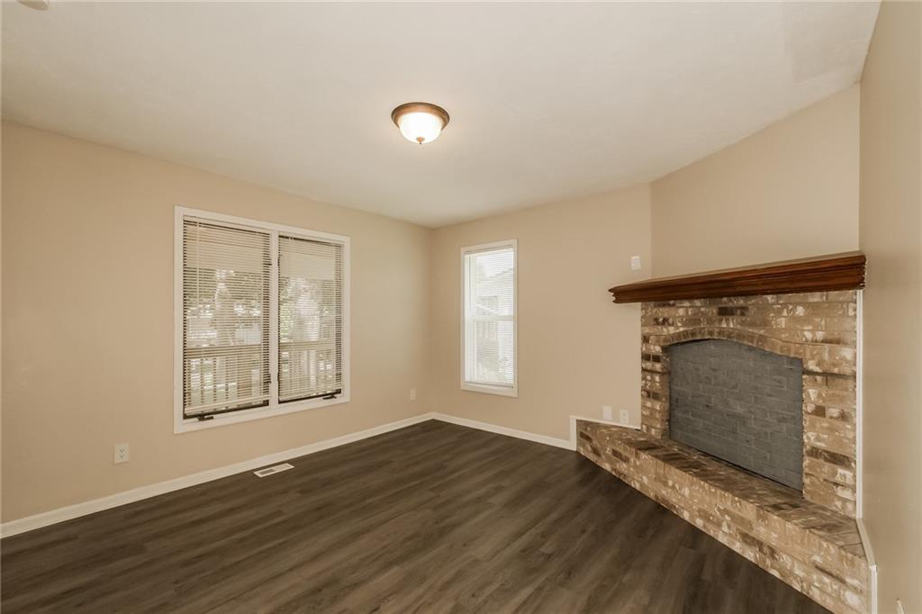 4721 E 138th Terrace Property Photo 3