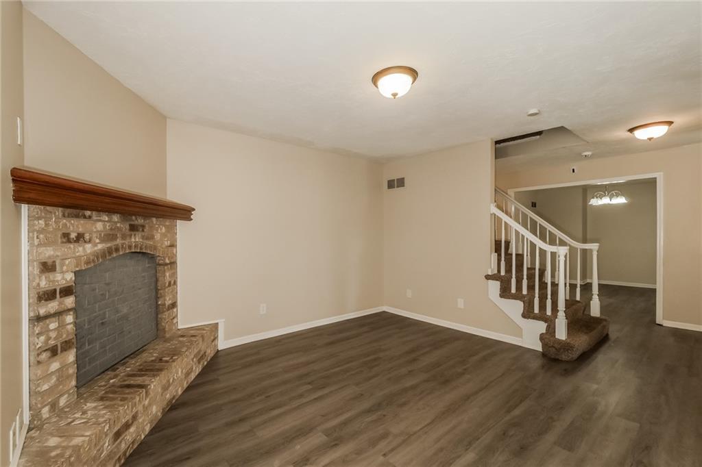 4721 E 138th Terrace Property Photo 4