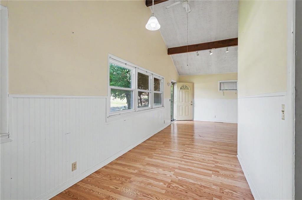 2114 Mitchell Street Property Photo 6
