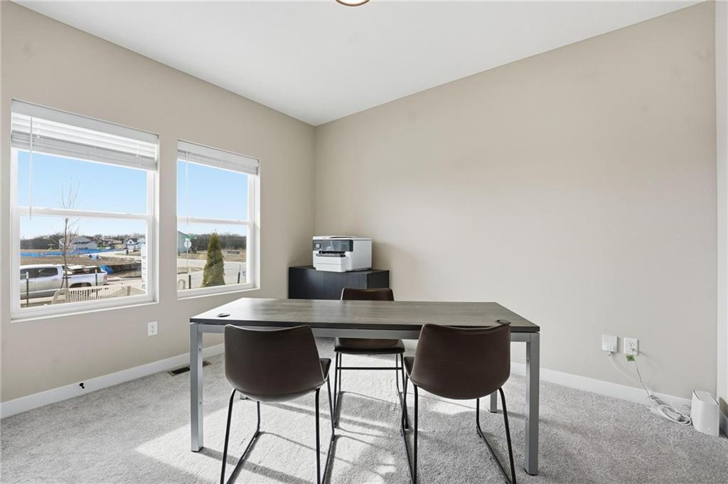 300 Sw Amara Drive Property Photo 4