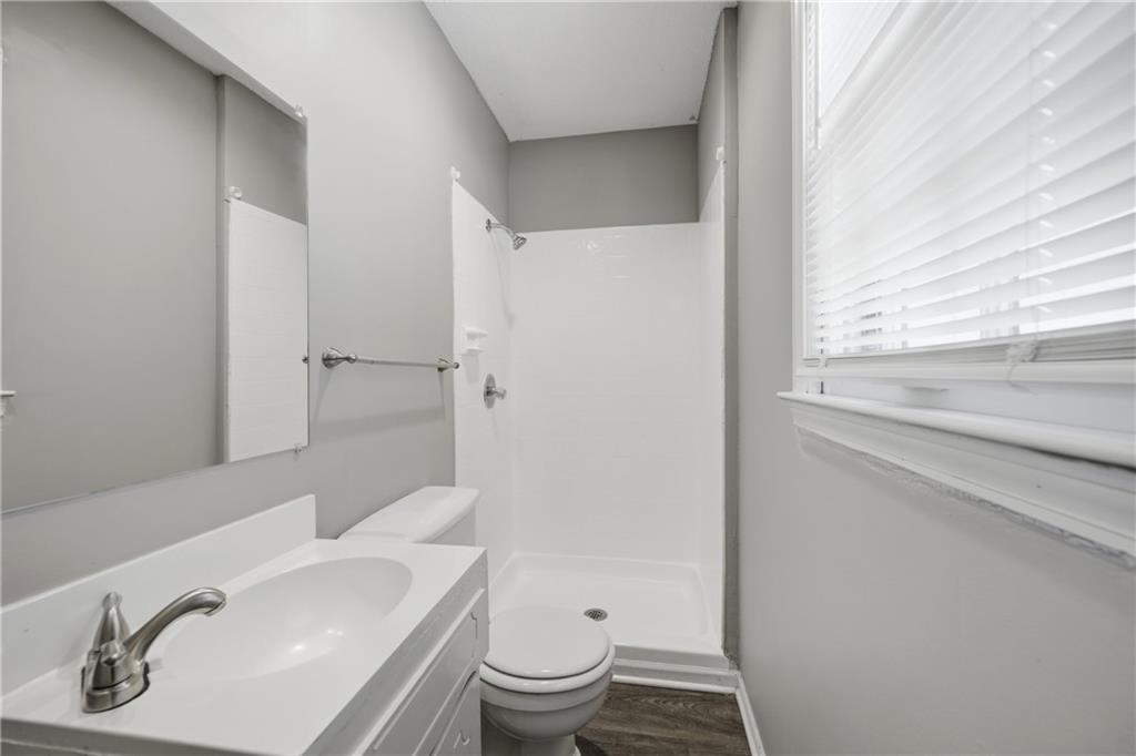 9604 E 67th Terrace Property Photo 12