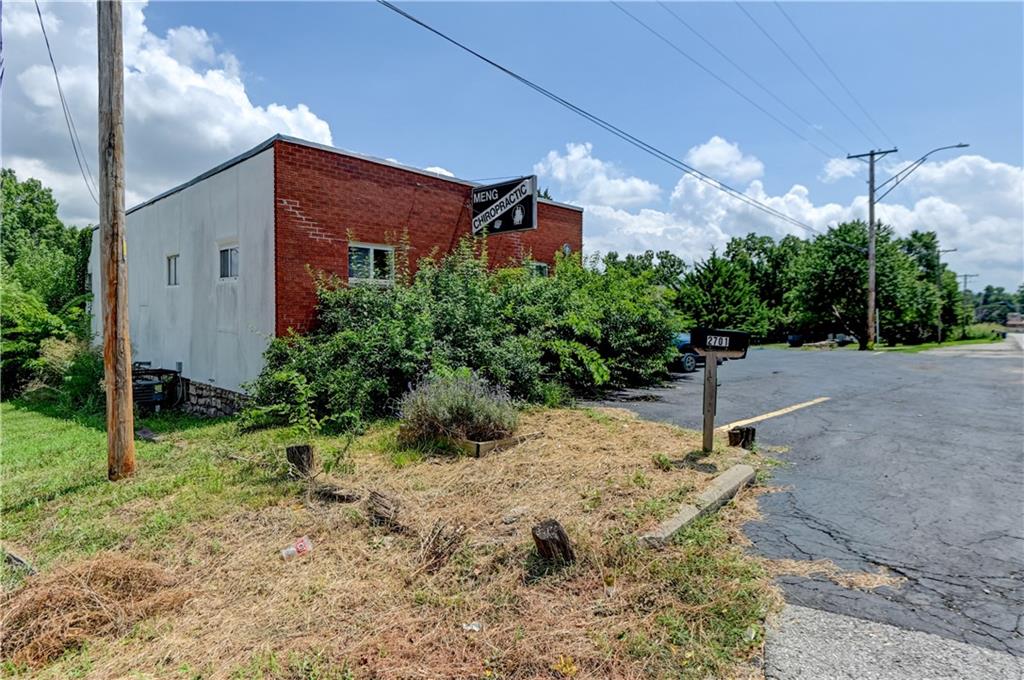 2701 Blue Ridge Boulevard Property Photo 2