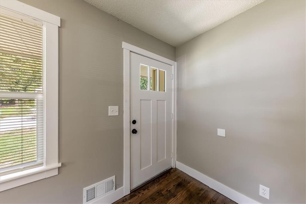 8116 Wayne Avenue Property Photo 2