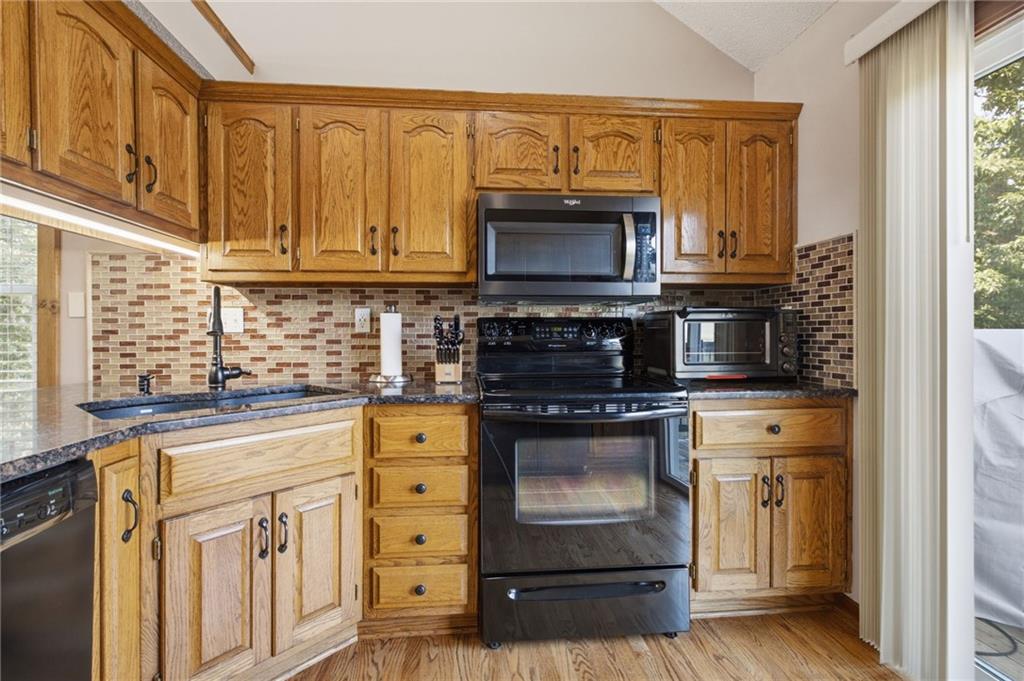 1301 Tabitha Lane Property Photo 12