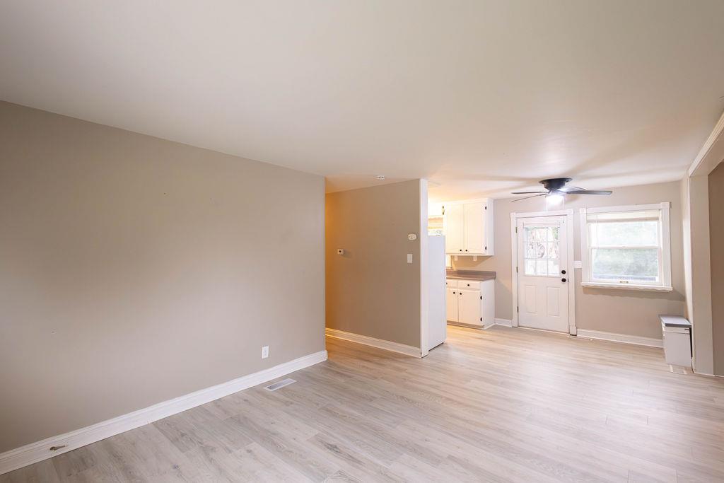 10905 E 47th Street Property Photo 3