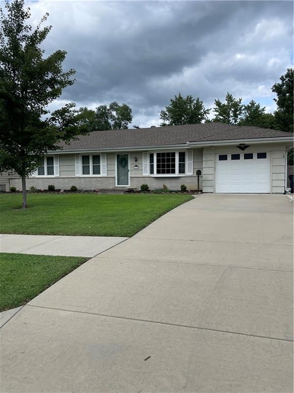 1202 E Willow Drive Property Photo 1