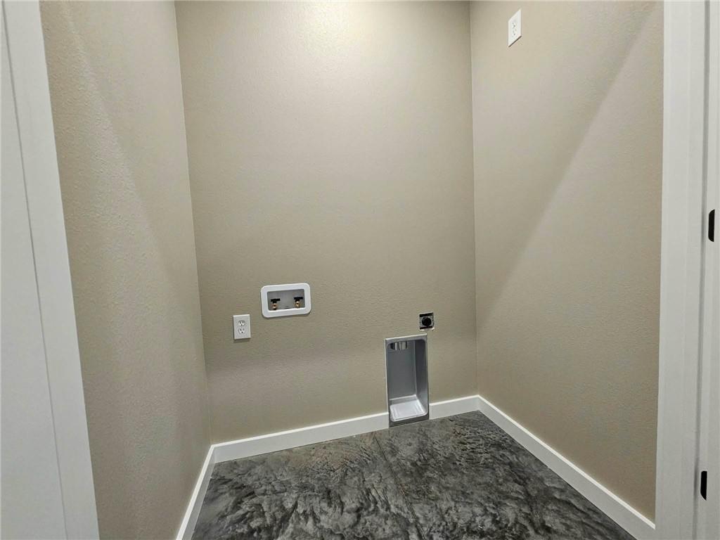 759 E 643rd Avenue Property Photo 17