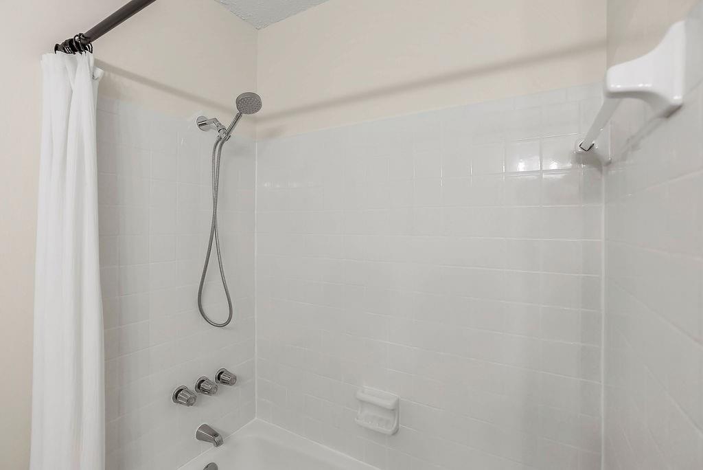 611 Kenneth Lane Property Photo 14